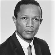 Diplômé d'HEC Paris et d'un Master 2 en Droit, je donne depuis plus de 10 ans des cours particuliers au lycée en français